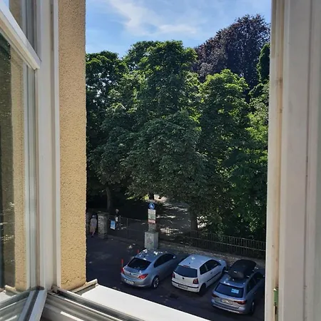 Am Schlosspark , 3*